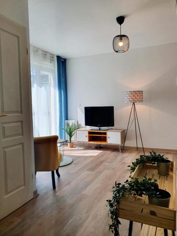 Studio Fonctionnel Au Calme Avec Garage Individuel Et Balcon Apartment Lyon Ngoại thất bức ảnh